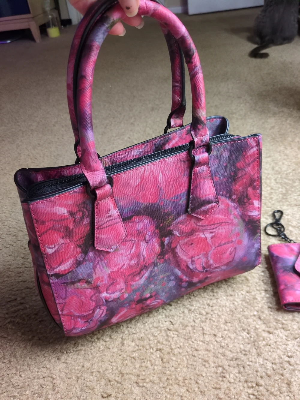 Steve Madden Black & Red Roses floral handbag  W Card Holder & Detachable Strap